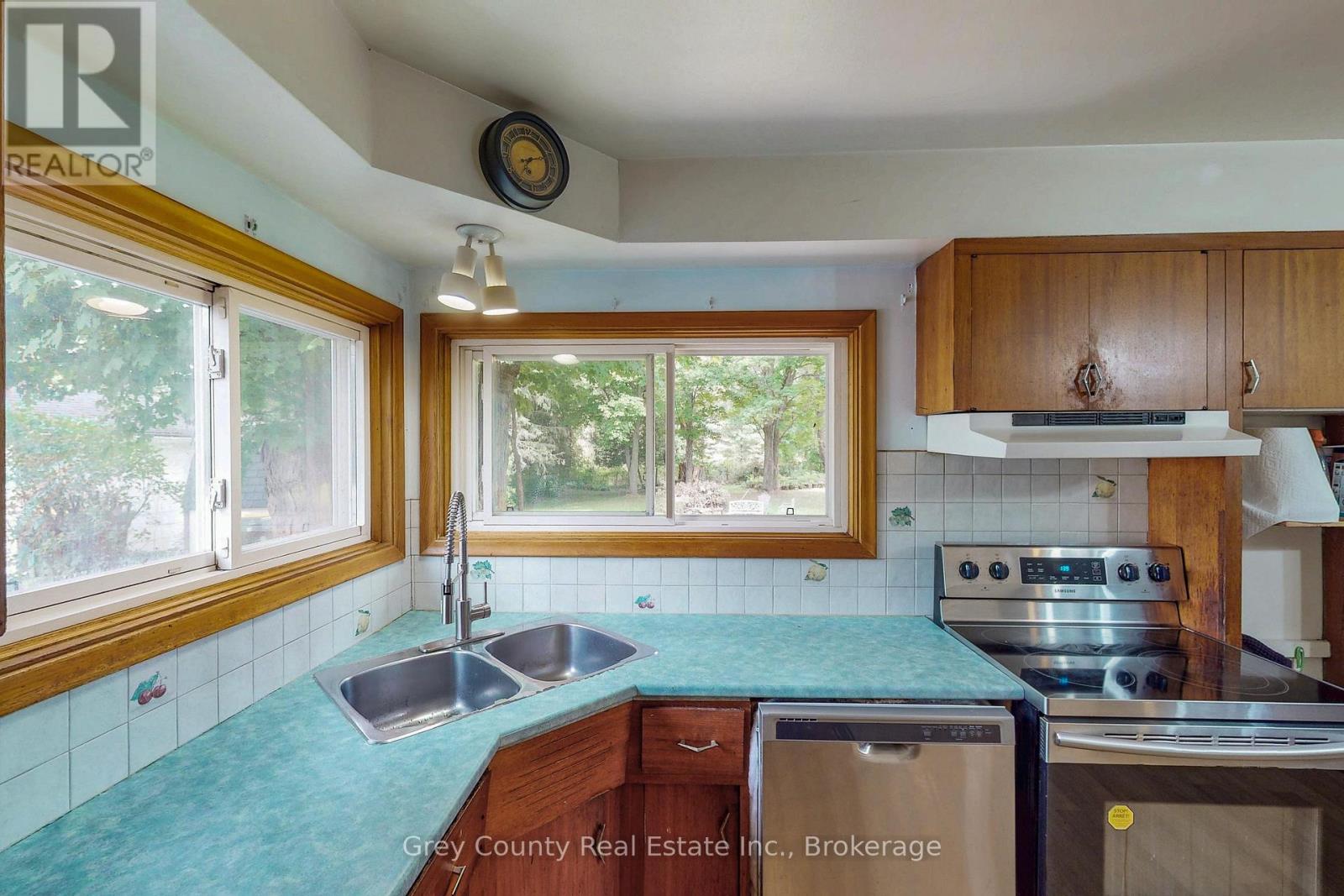 235341 GREY 13 ROAD - Image 16
