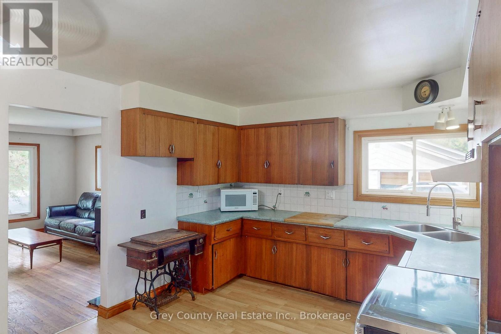 235341 GREY 13 ROAD - 18