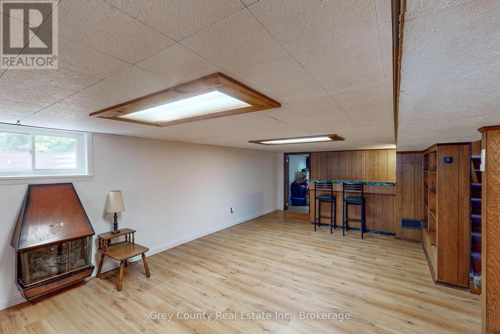 235341 GREY 13 ROAD - 27