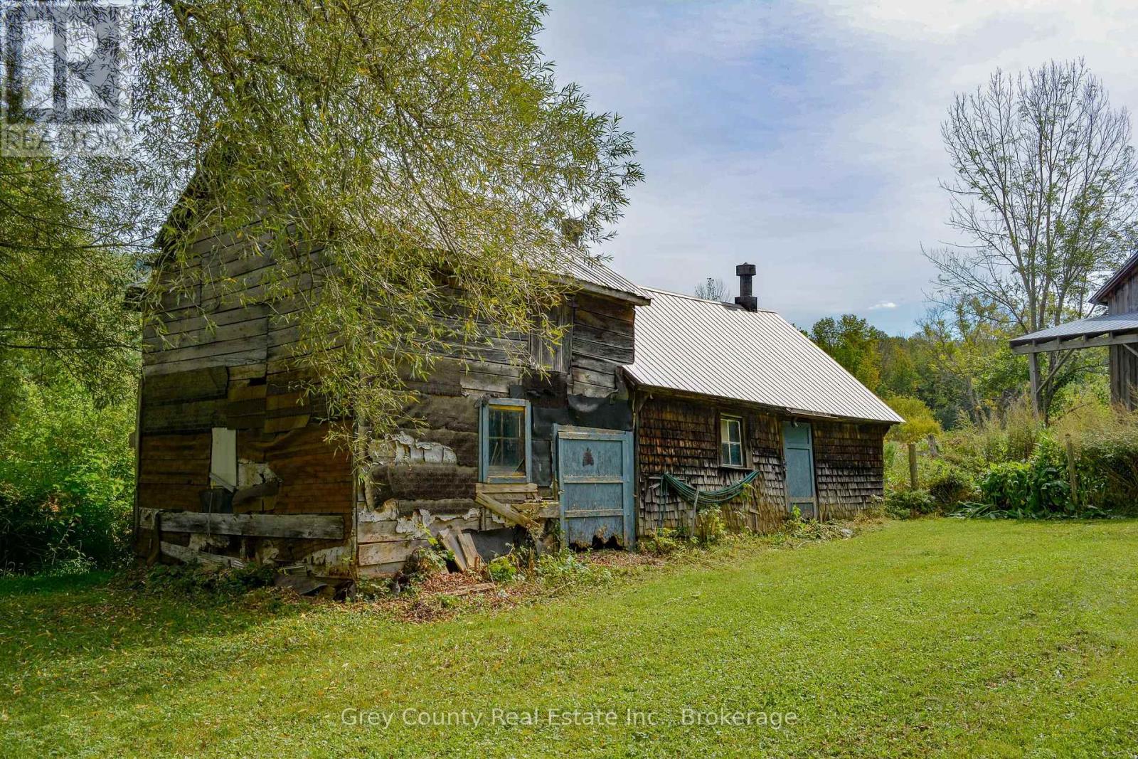 235341 GREY 13 ROAD - 44