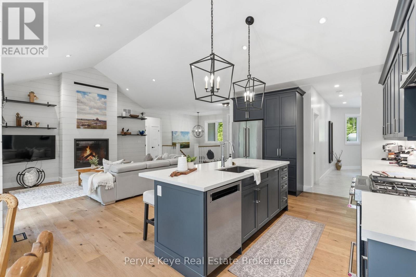 1140 WALKER'S GLENN CRESCENT, Lake of Bays (Sinclair) — photo 3