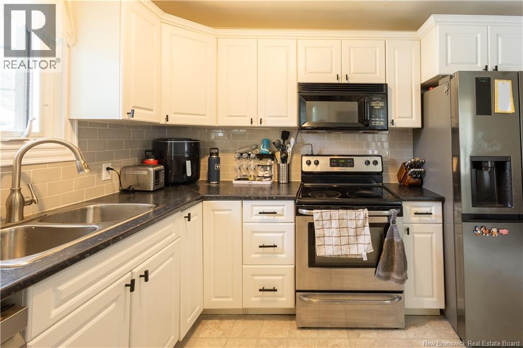 14 Brewster Street - 8