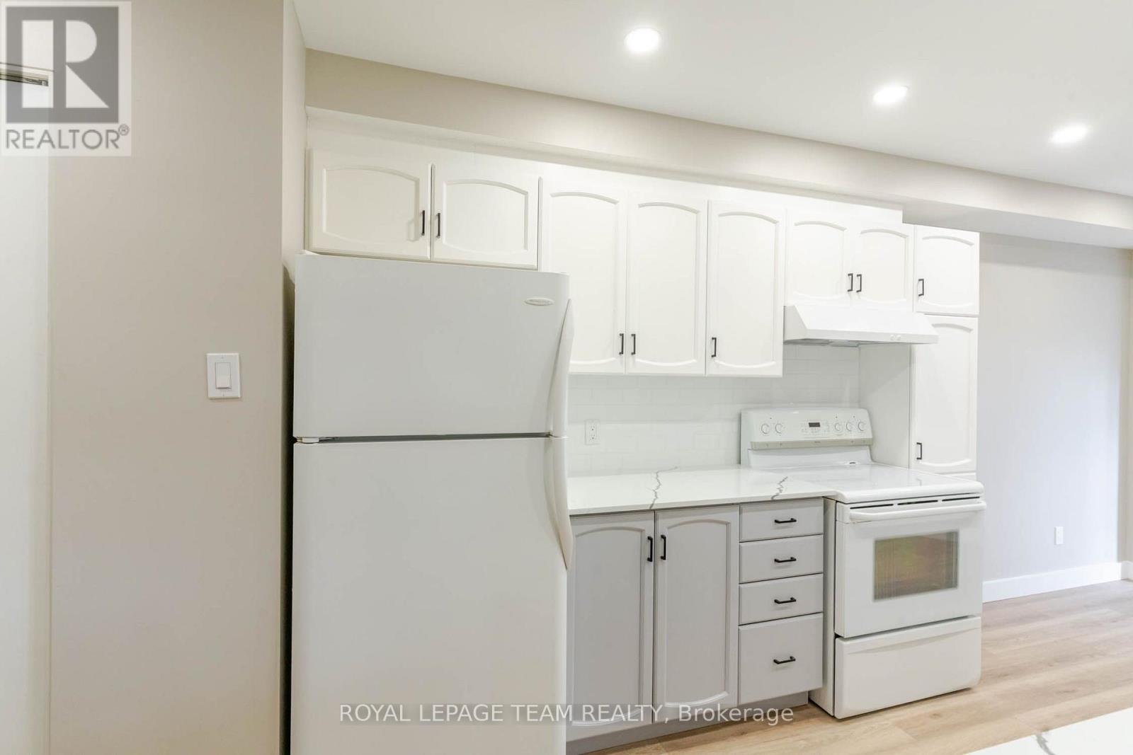 219 JAMIESON STREET - 4