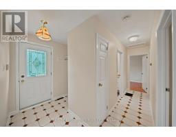 Foyer - 2593 Cleroux Crescent, Ottawa, ON K1W1B6 Photo 7