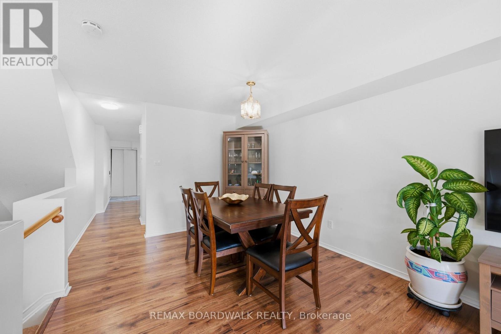 2 Bed, 3 Bath House for Sale in Ottawa – 20 – 316 CRESTHAVEN DRIVE, Ottawa – MLS# X13770348 - Image 21