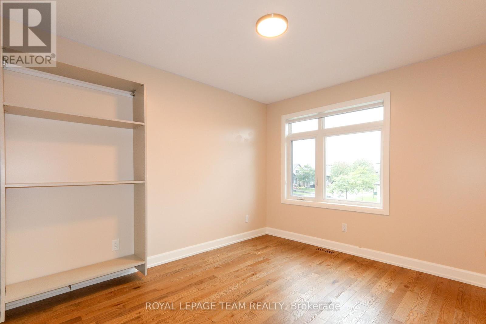 32 BERRYMAN STREET - 33