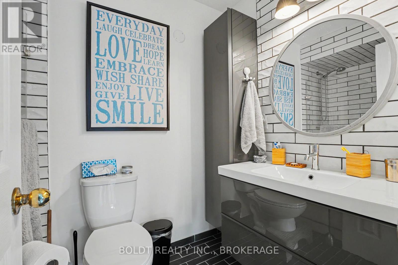 #12 7 DAVIDSON BOULEVARD - 23