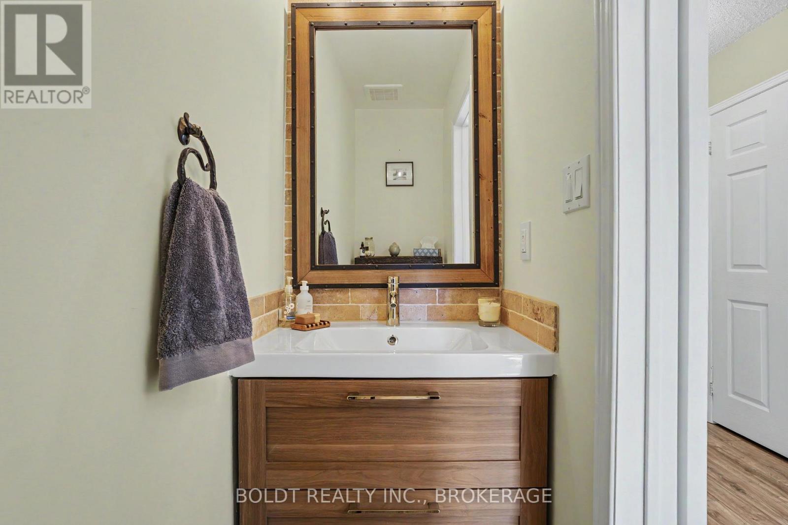 #12 7 DAVIDSON BOULEVARD - 5