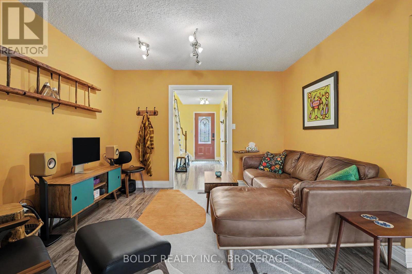 #12 7 DAVIDSON BOULEVARD - 8