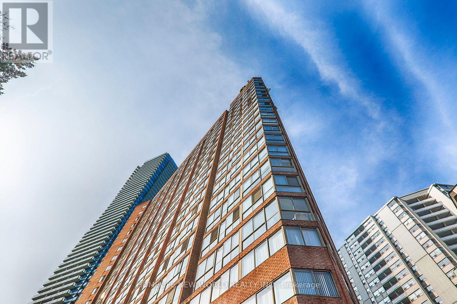 Photo of 1055 Bay Street