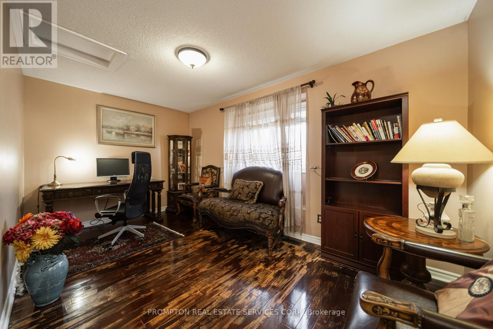 25 ROUTLIFFE LANE - 14