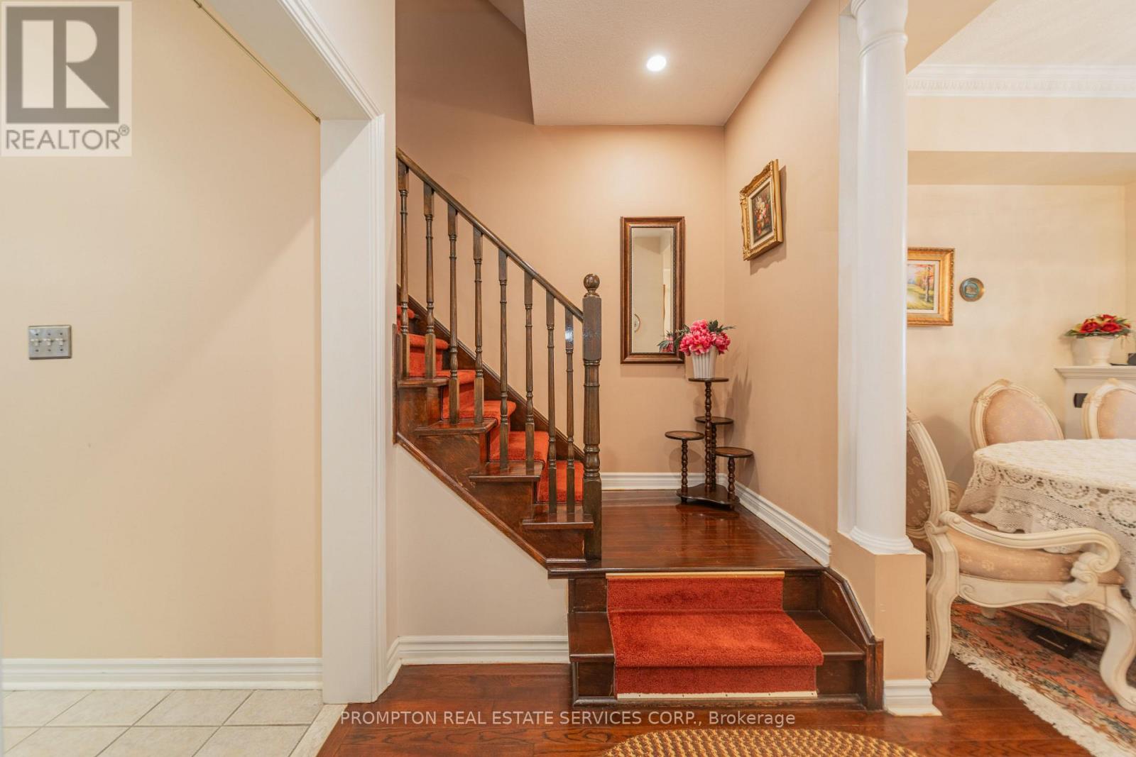 25 ROUTLIFFE LANE - 8