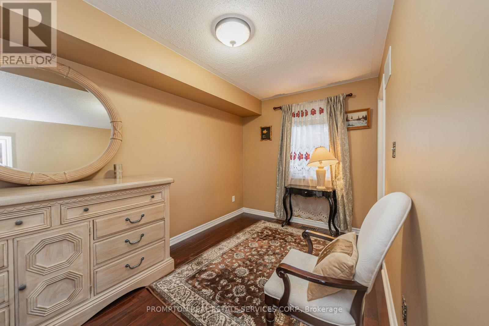 25 ROUTLIFFE LANE - 9