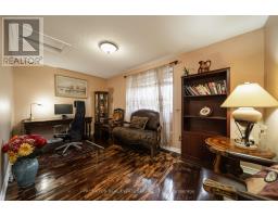 25 Routliffe Lane, Toronto, ON M2N0A5 Photo 14