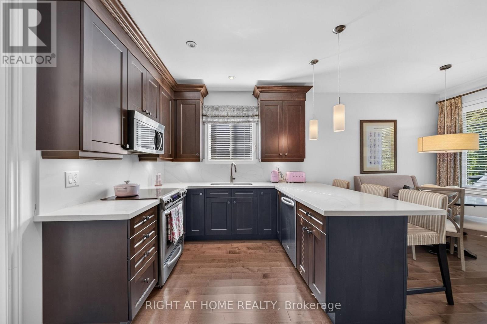 8 BRANTHAVEN COURT - 14