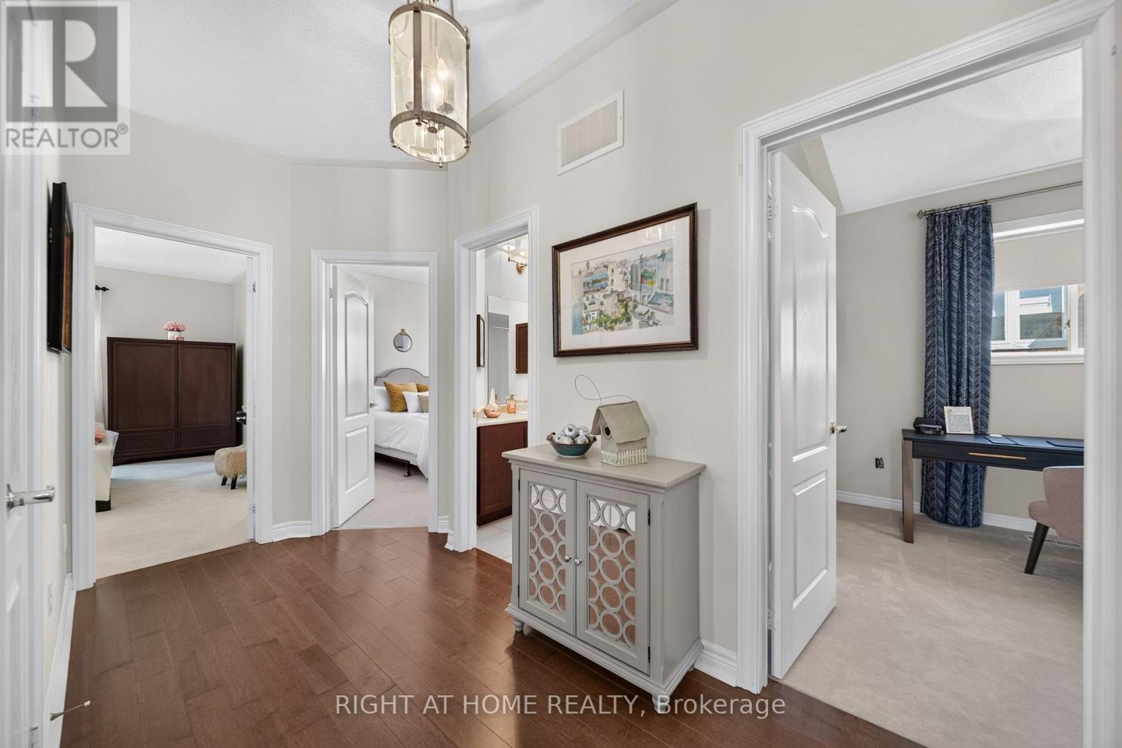 8 BRANTHAVEN COURT - 22