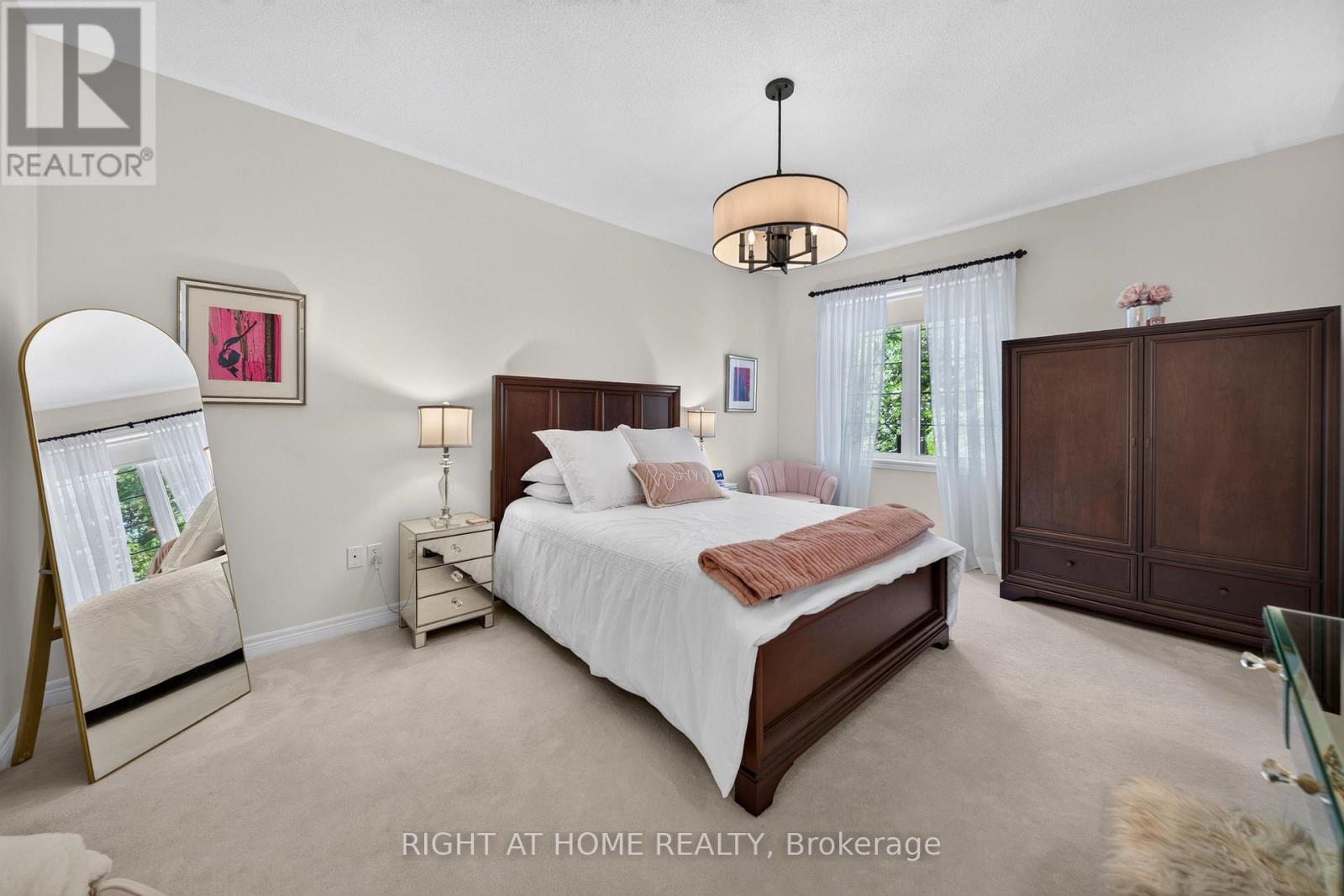 8 BRANTHAVEN COURT - 23