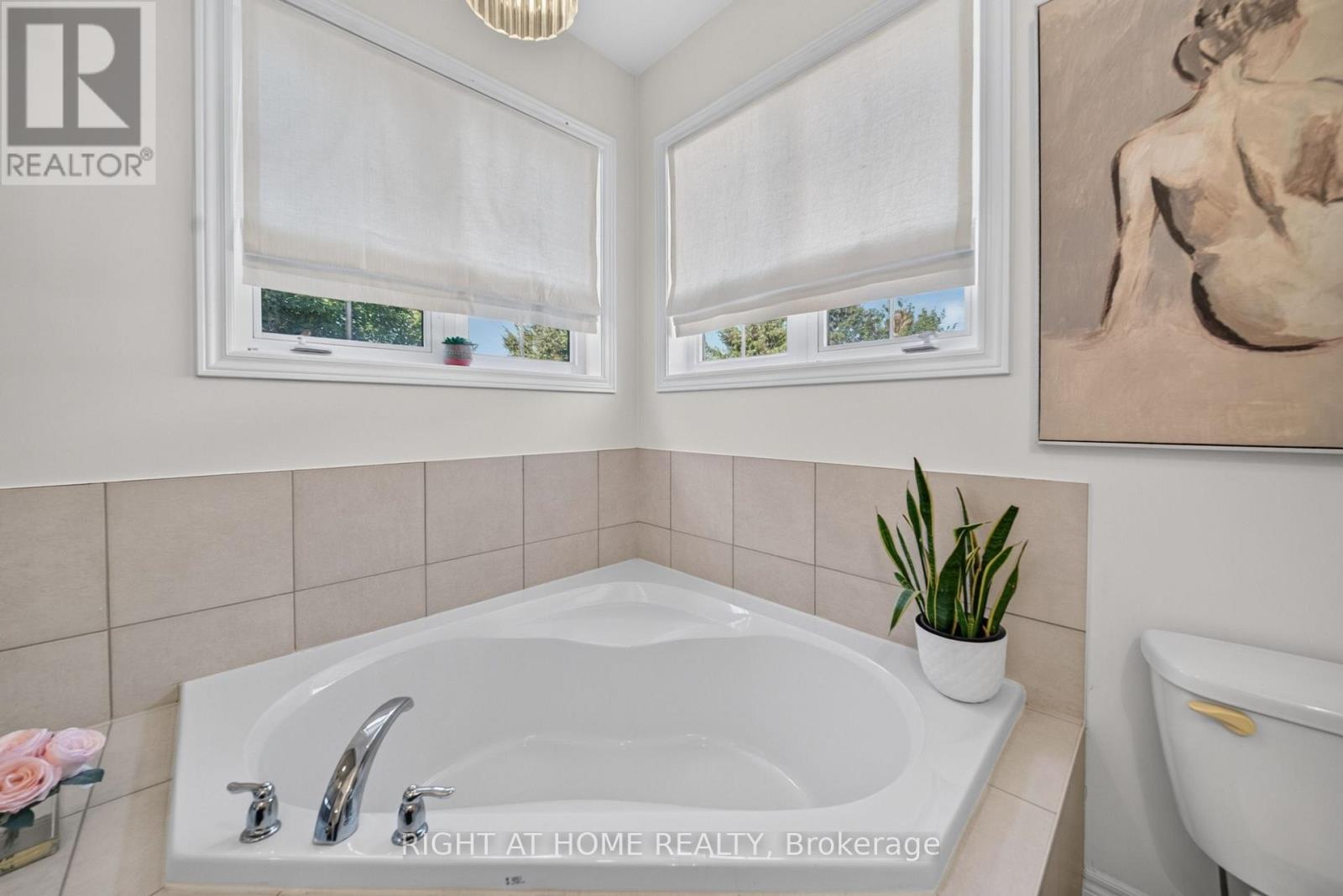 8 BRANTHAVEN COURT - 27