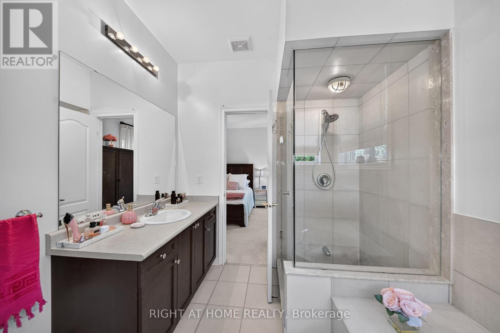 8 BRANTHAVEN COURT - 28