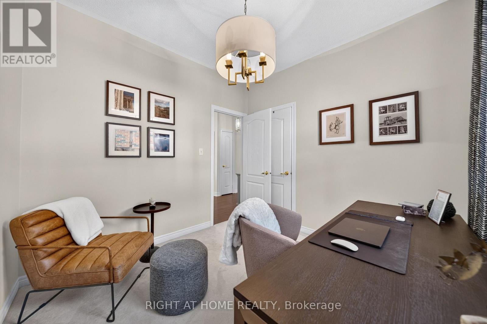 8 BRANTHAVEN COURT - 32