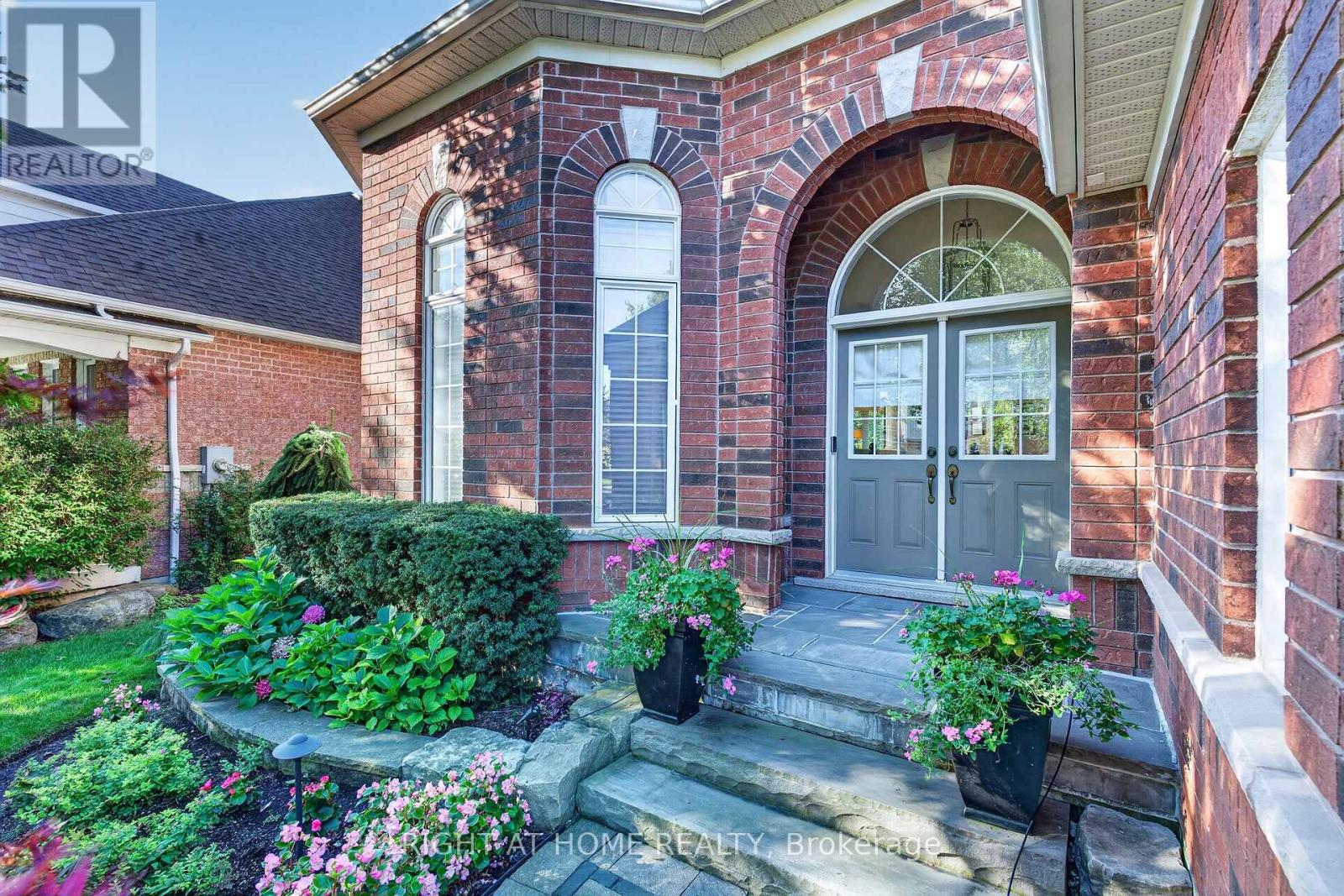 8 BRANTHAVEN COURT, Whitby (Brooklin) — photo 4