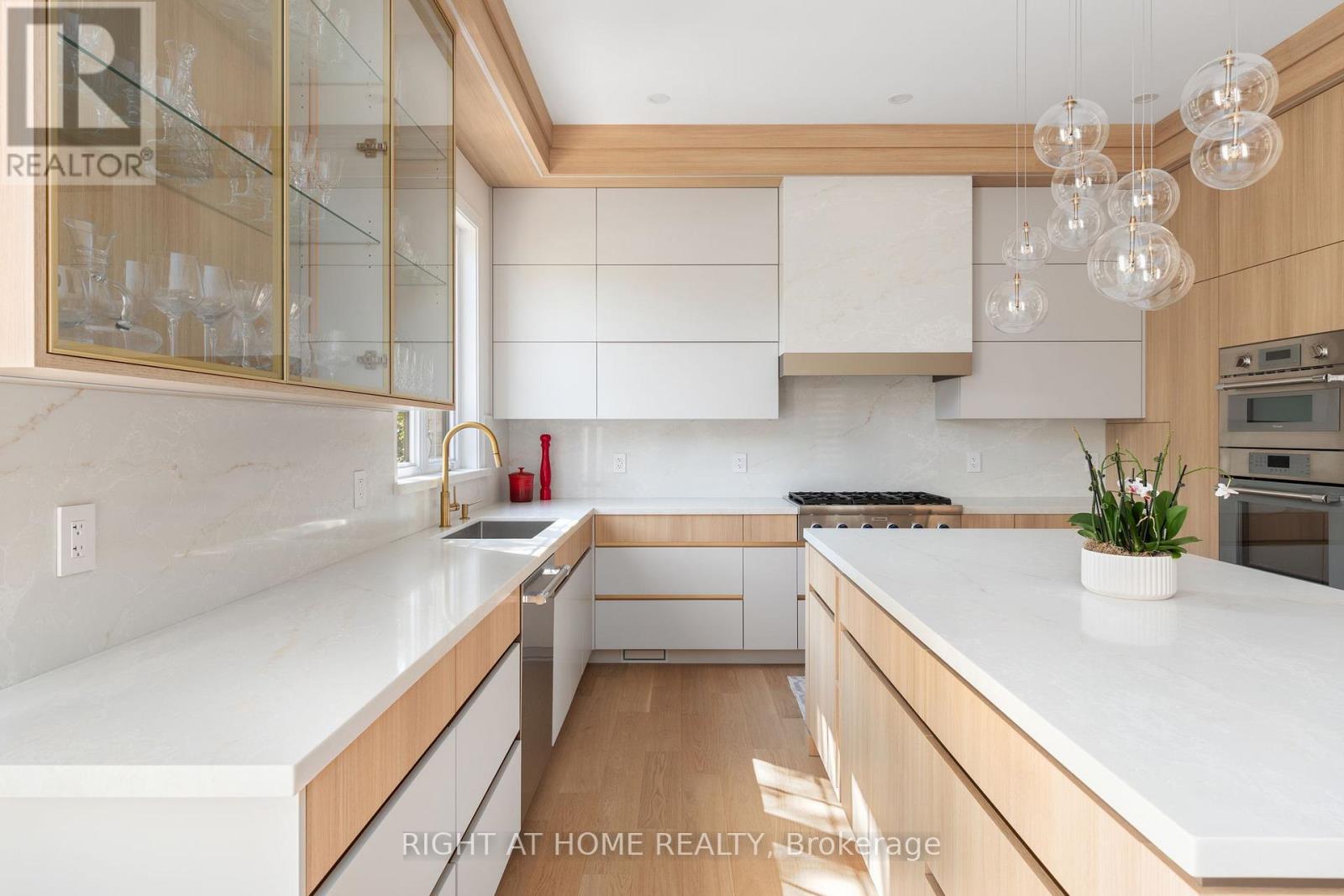 33 THORNDALE AVENUE - Image 14