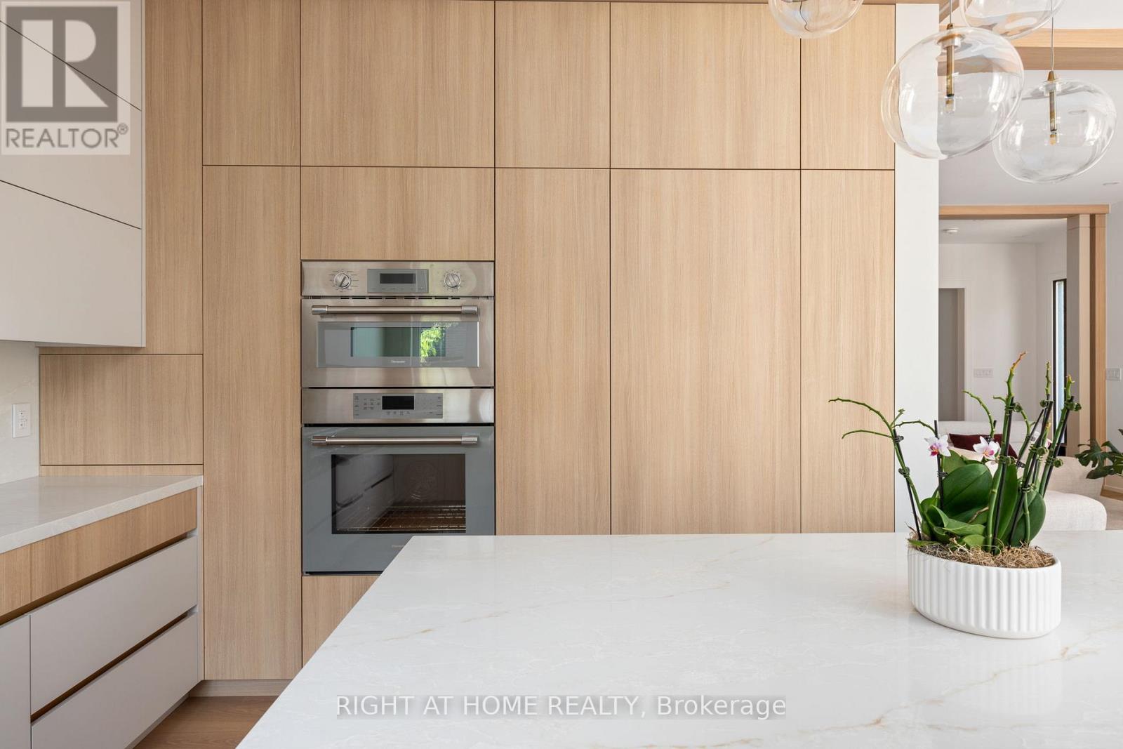 33 THORNDALE AVENUE - Image 15