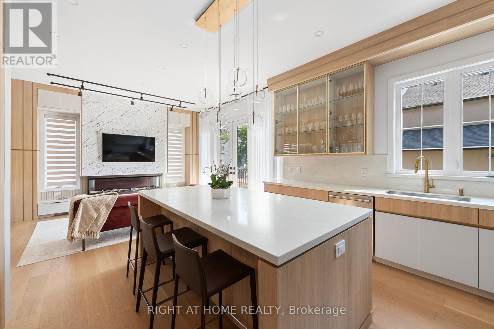 33 THORNDALE AVENUE - Image 16