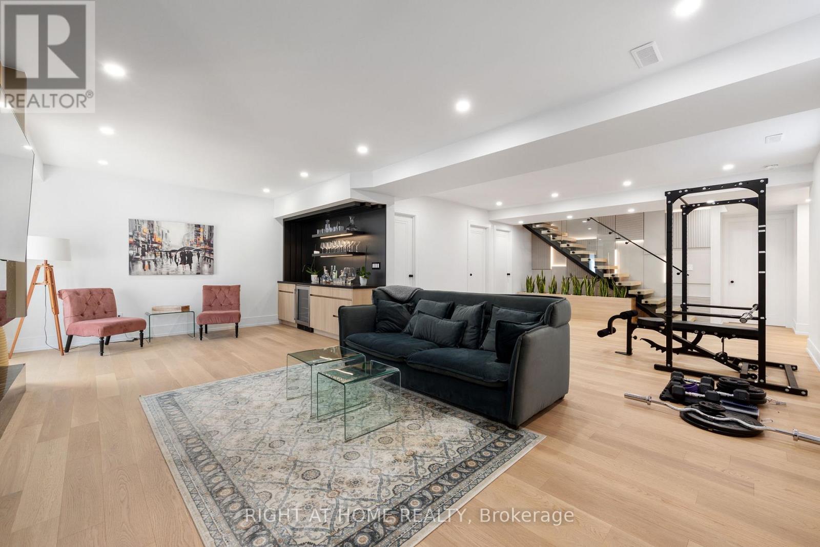 33 THORNDALE AVENUE - Image 39