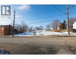 75 King Street E, Ingersoll, ON N5C1G6 Photo 10