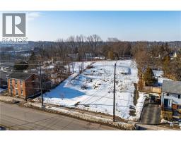 75 King Street E, Ingersoll, ON N5C1G6 Photo 8