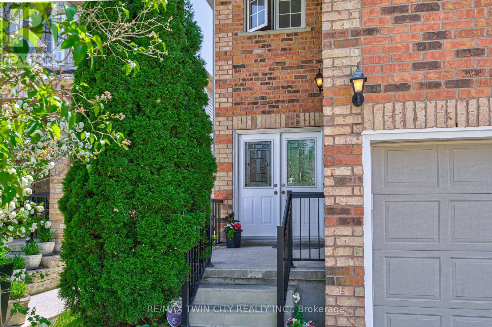 87 STEEPLERIDGE STREET - 3