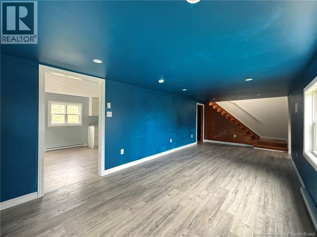 11 Windsor Street - 14