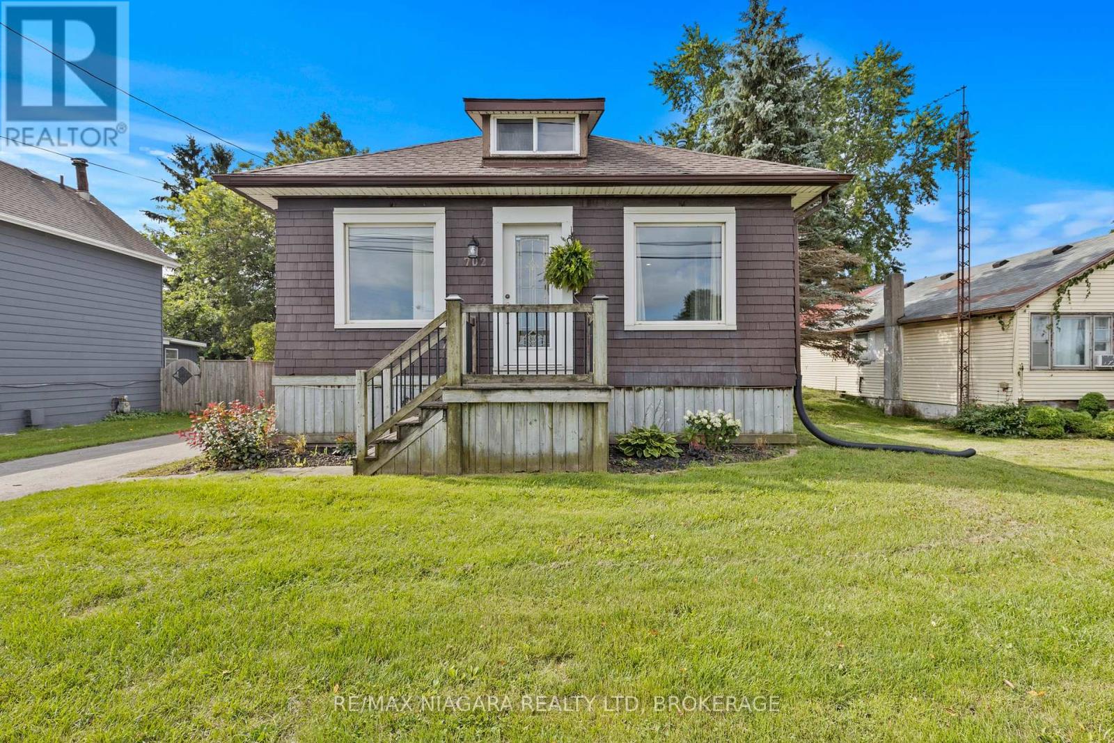 702 MAIN STREET - Image 4