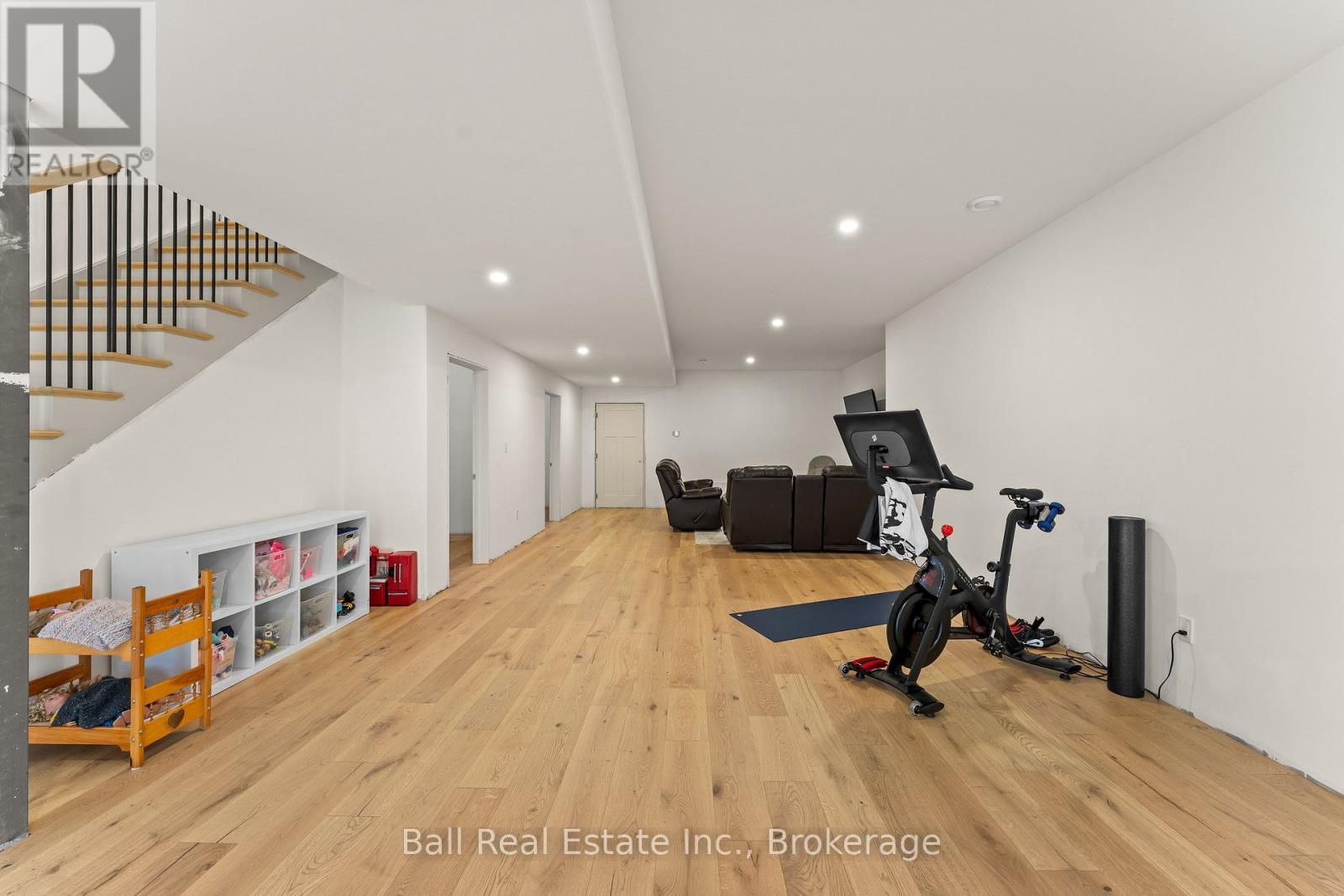 149 ELLWOOD CRESCENT - Image 32