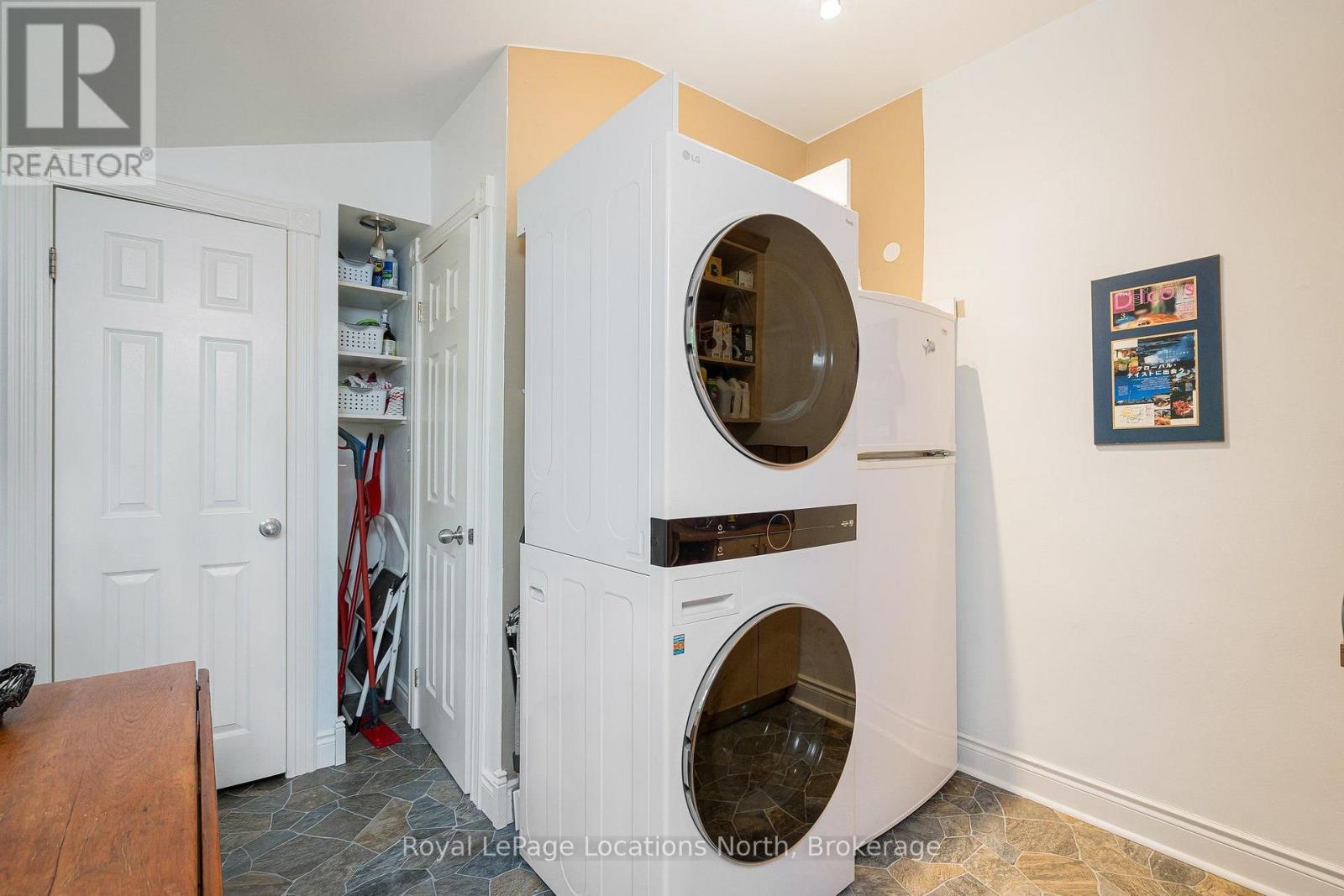 148 NAPIER STREET - 25