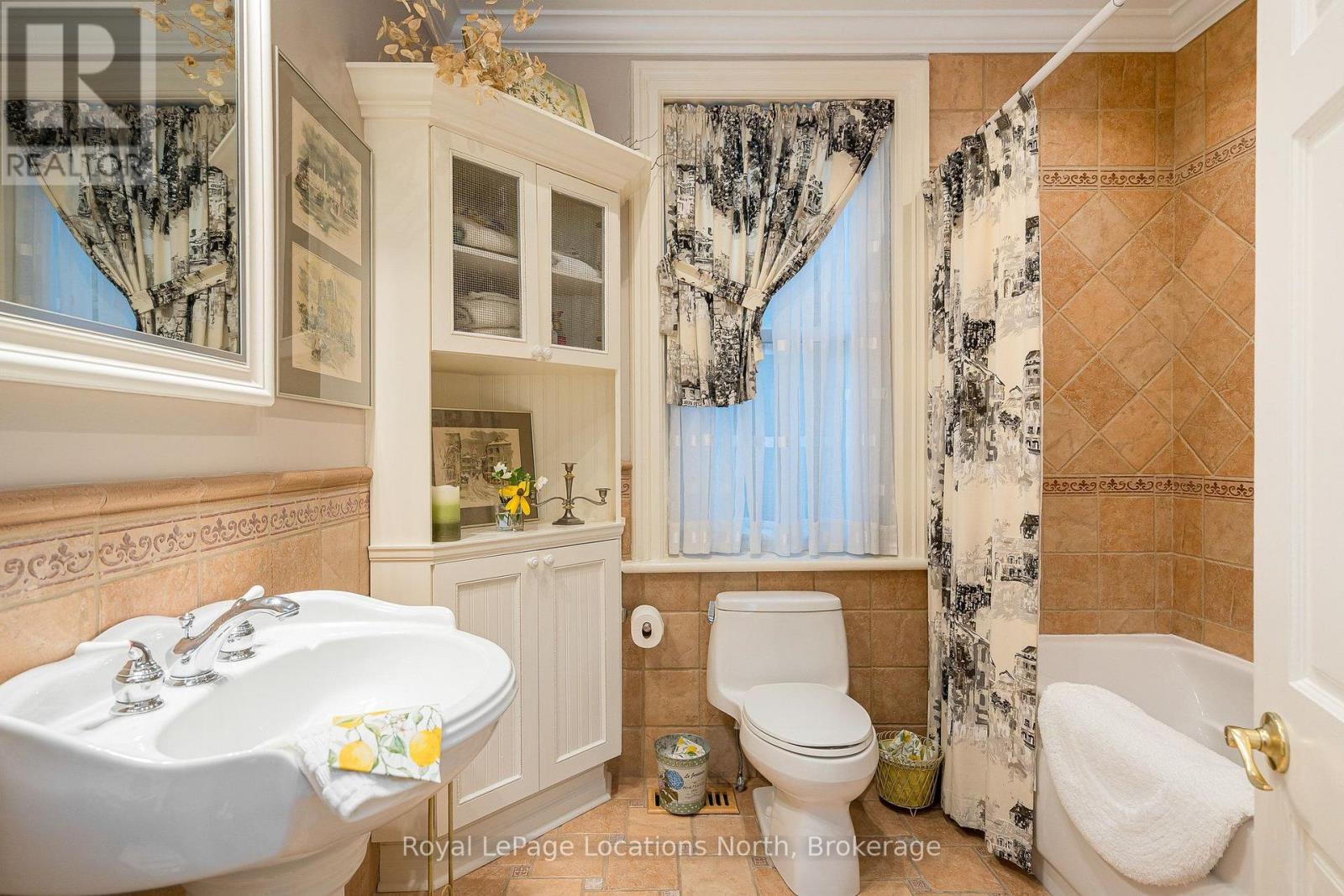 148 NAPIER STREET - 26