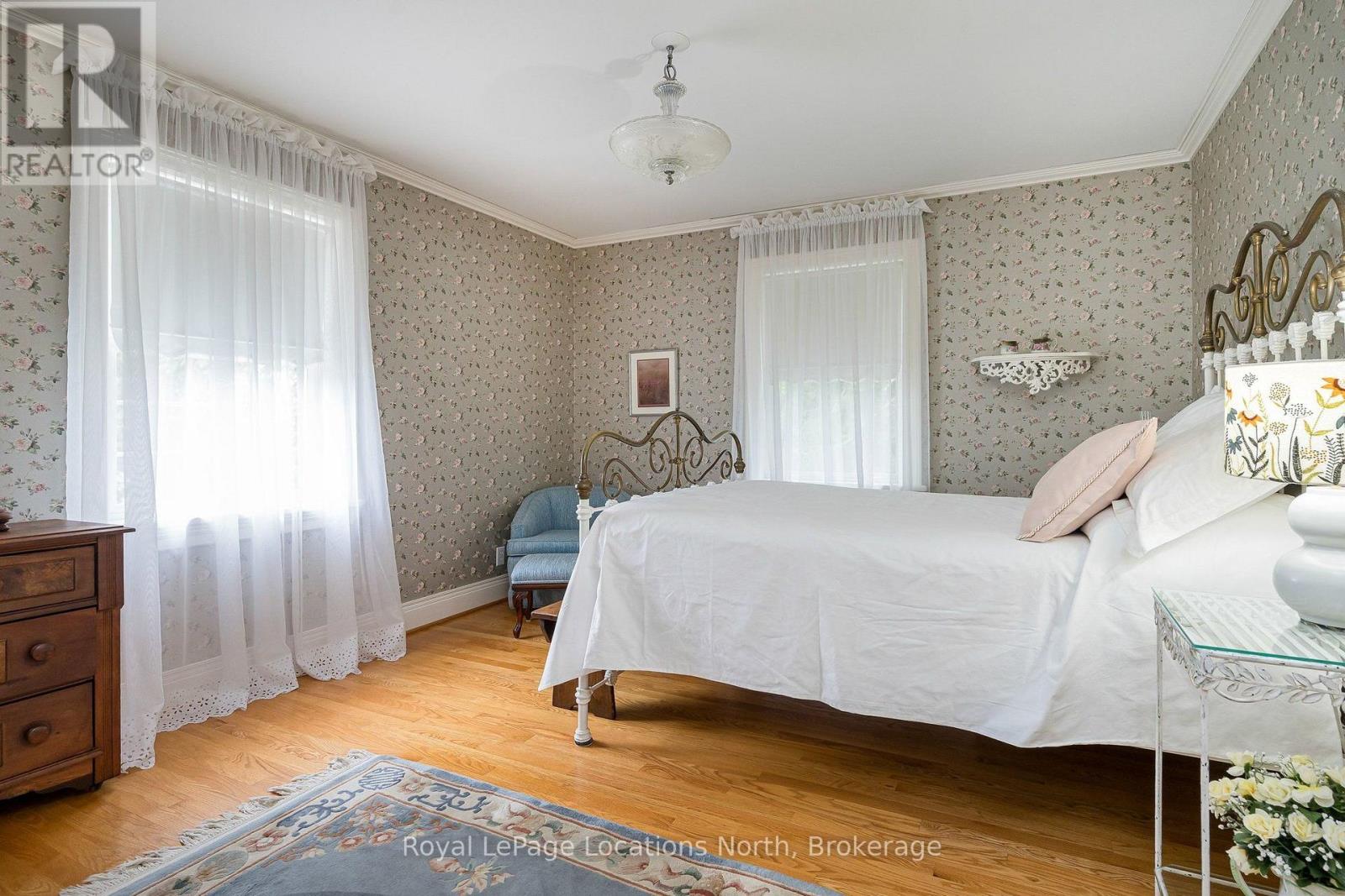 148 NAPIER STREET - 35