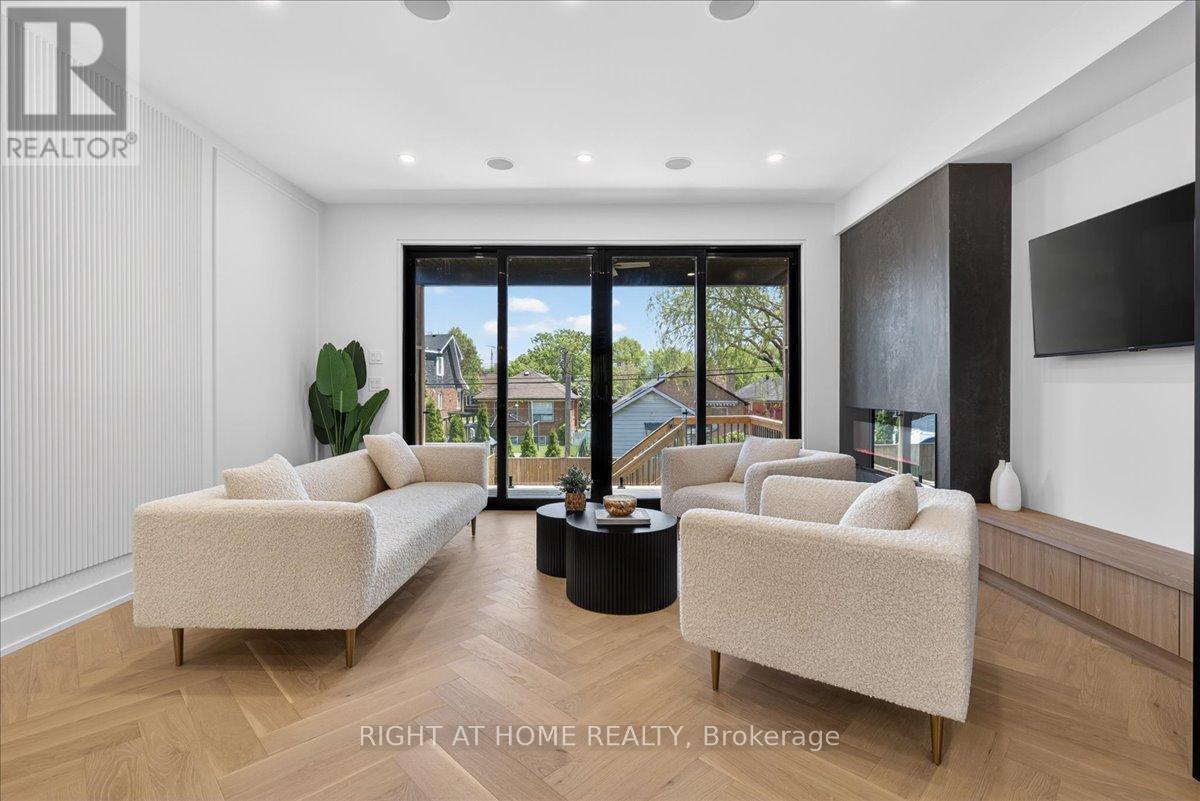 15B ROSEMEADE AVENUE - 12