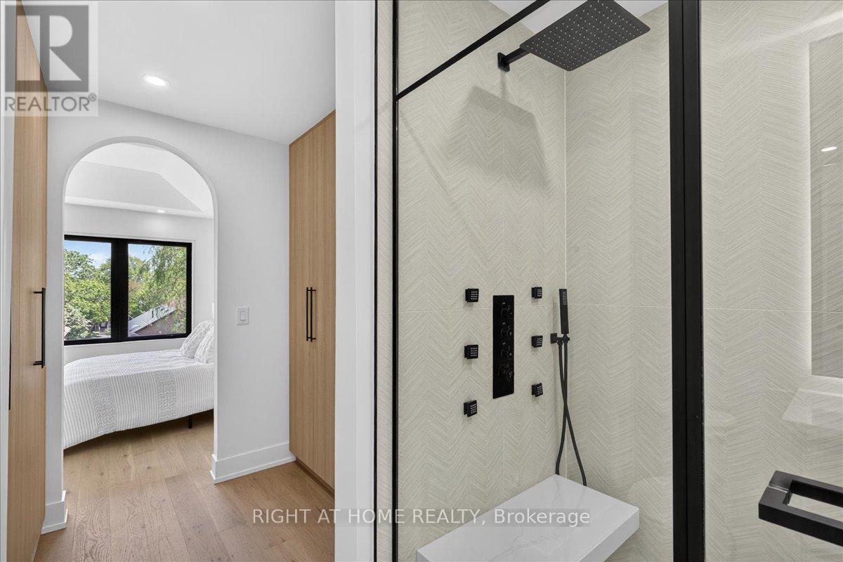 15B ROSEMEADE AVENUE - Image 28