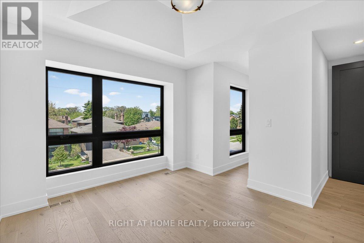 15B ROSEMEADE AVENUE - Image 32