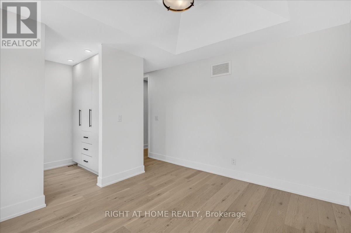 15B ROSEMEADE AVENUE - 33
