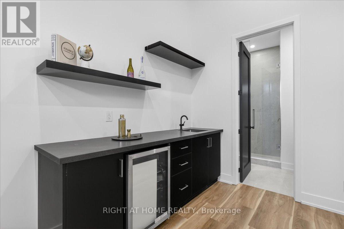15B ROSEMEADE AVENUE - 40