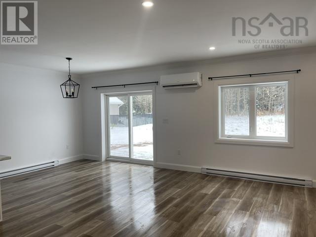 144-146 VILLAGE LINE Avenue, Valley — photo 6