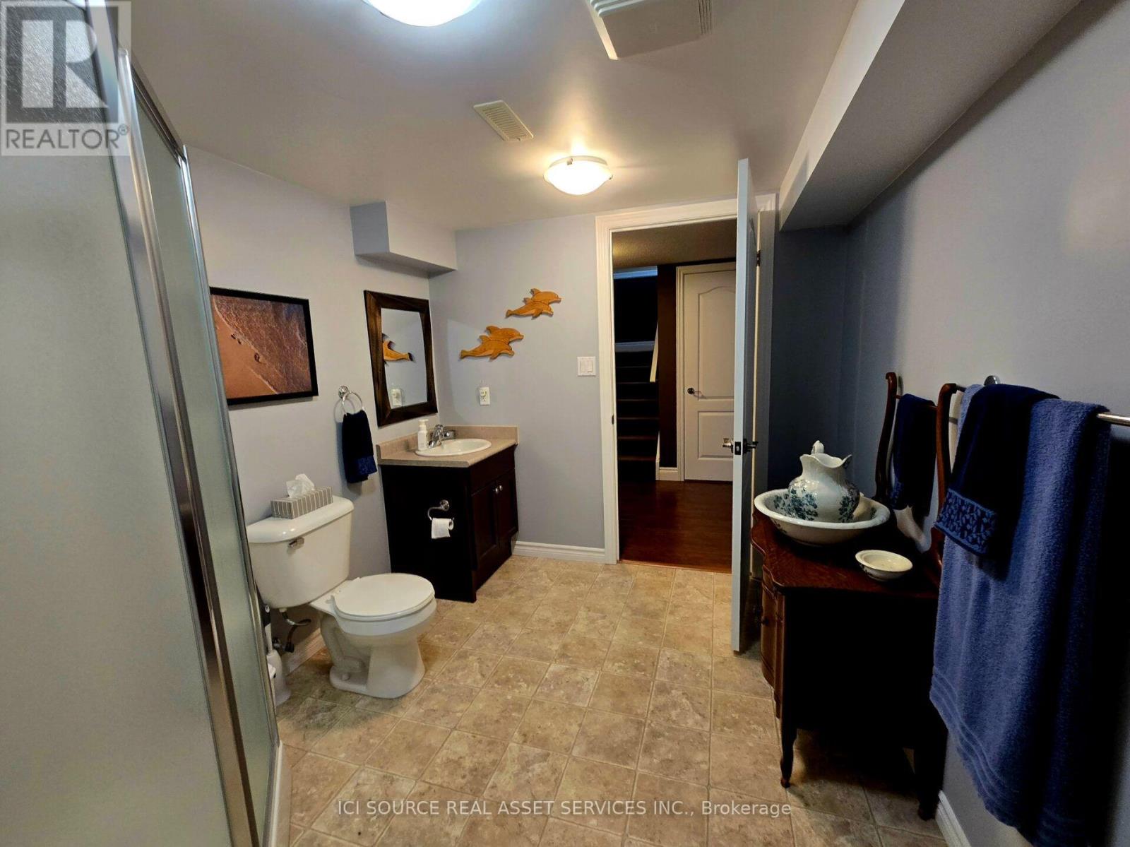 5 FAIRFIELD DRIVE - 27
