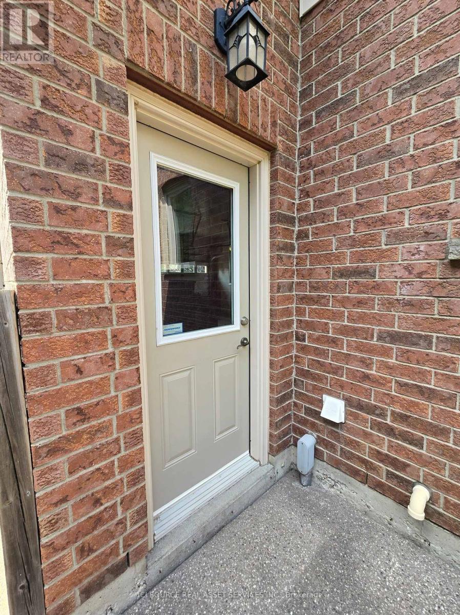 5 FAIRFIELD DRIVE - 33