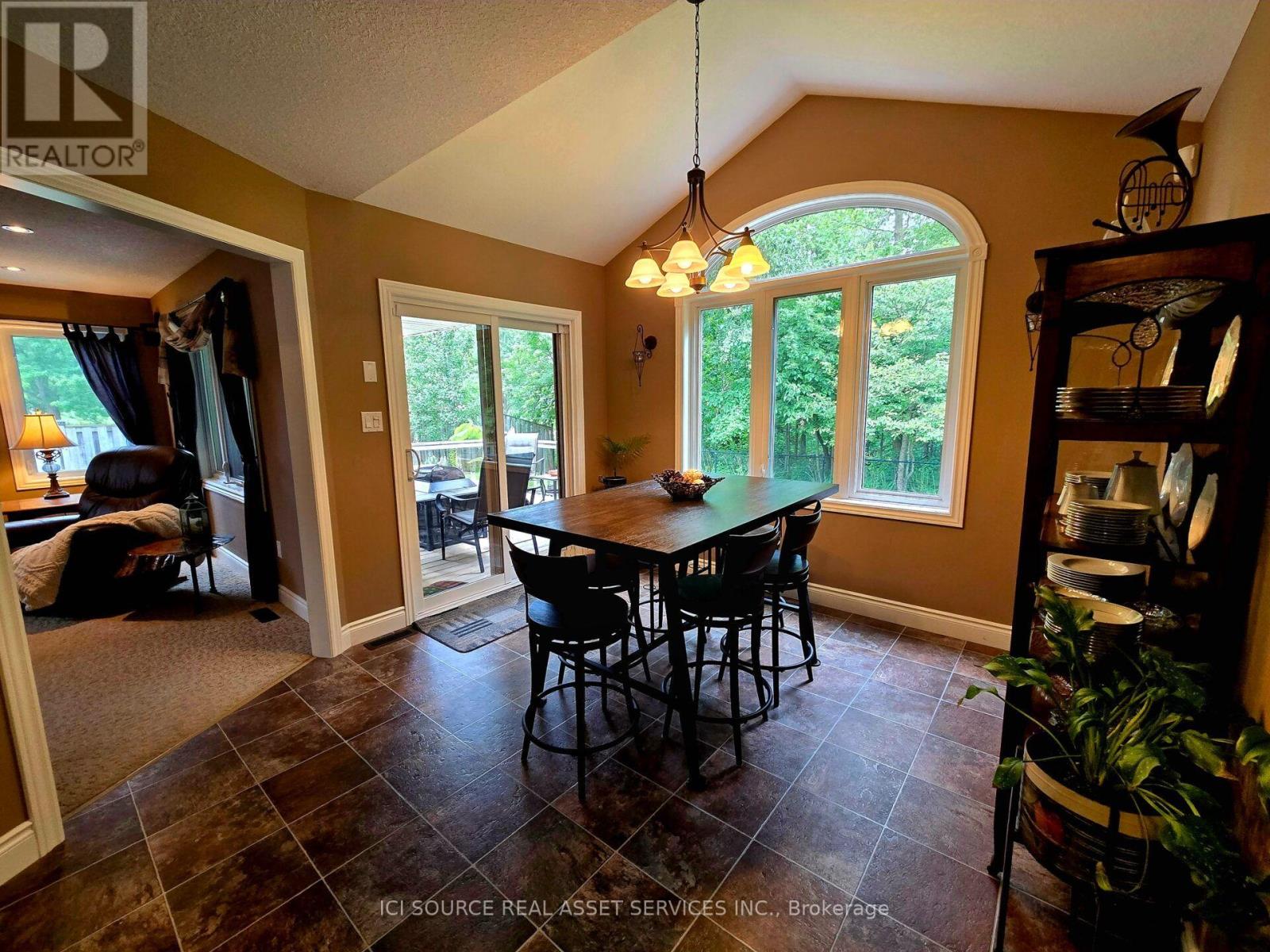 5 FAIRFIELD DRIVE, Stratford — photo 6