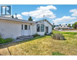 Kitchen - 448 Woodward Avenue, Merritt, BC V0K1Y0 Photo 6