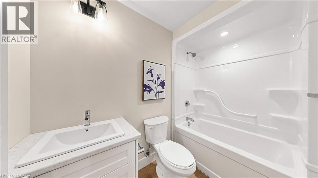935 W TWAMLEY Street W, North Perth — photo 7
