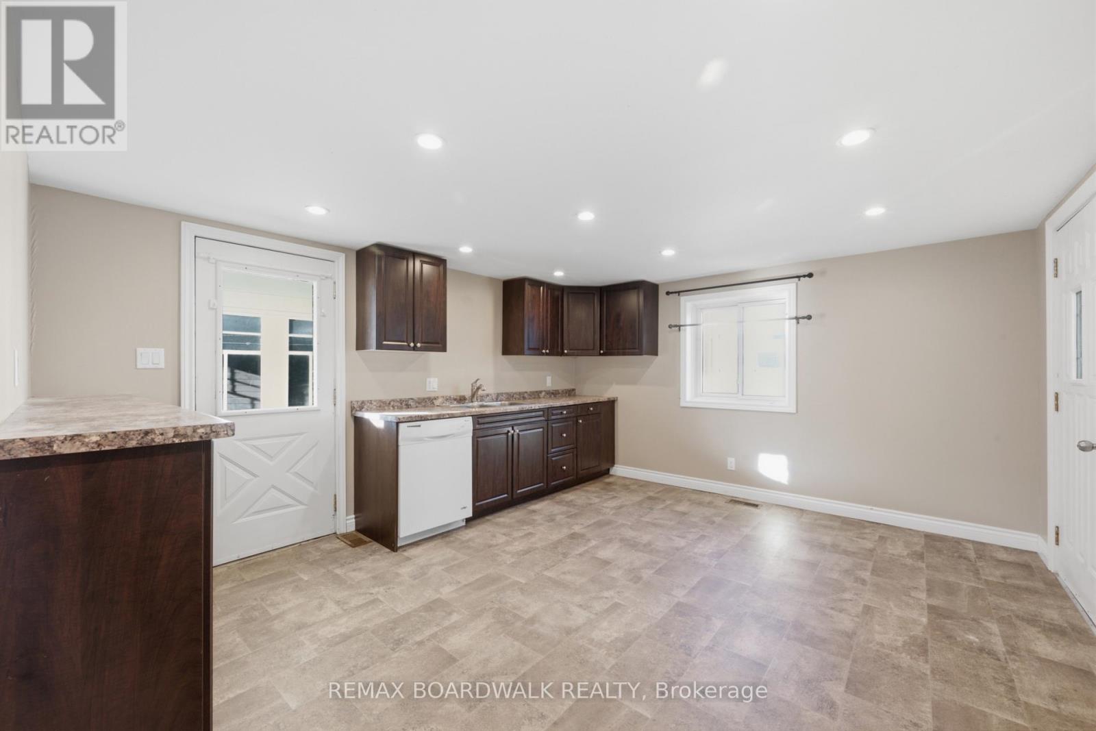390-394 HYDE STREET - Image 20
